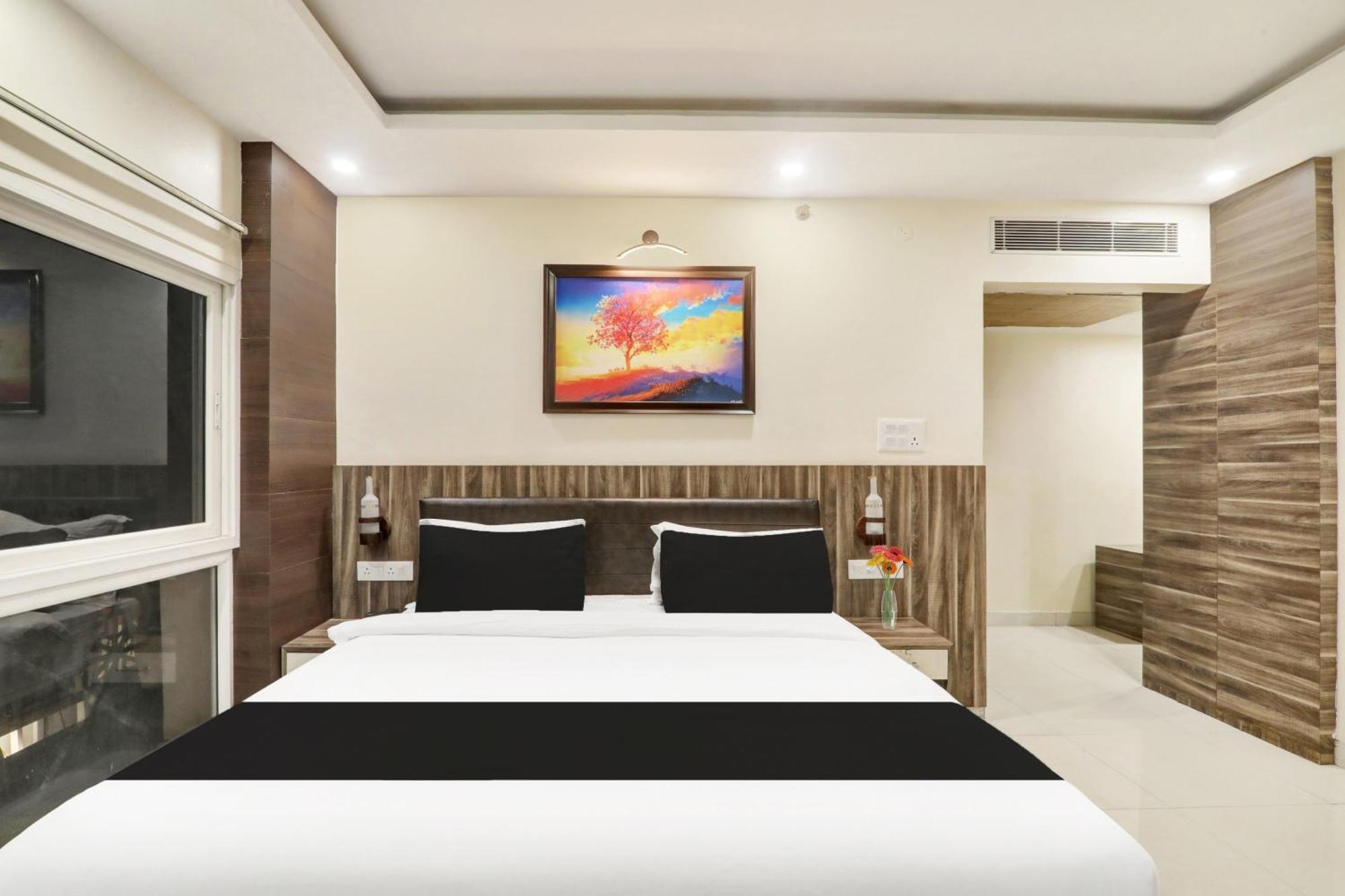 Super Townhouse Kankarbagh Formerly Kunwar Alcajars Patna  Exterior photo