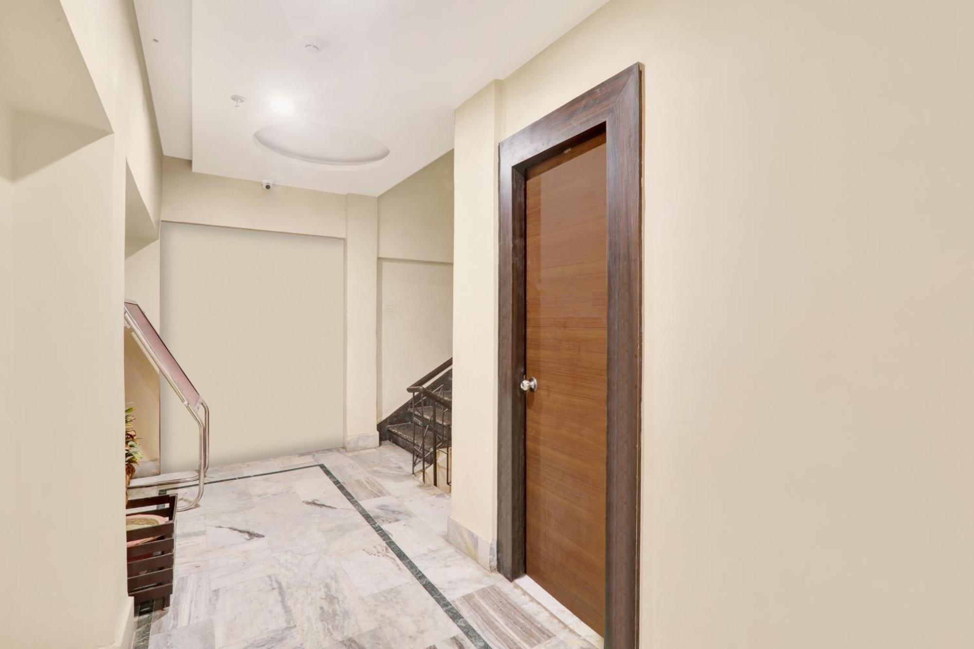 Super Townhouse Kankarbagh Formerly Kunwar Alcajars Patna  Exterior photo