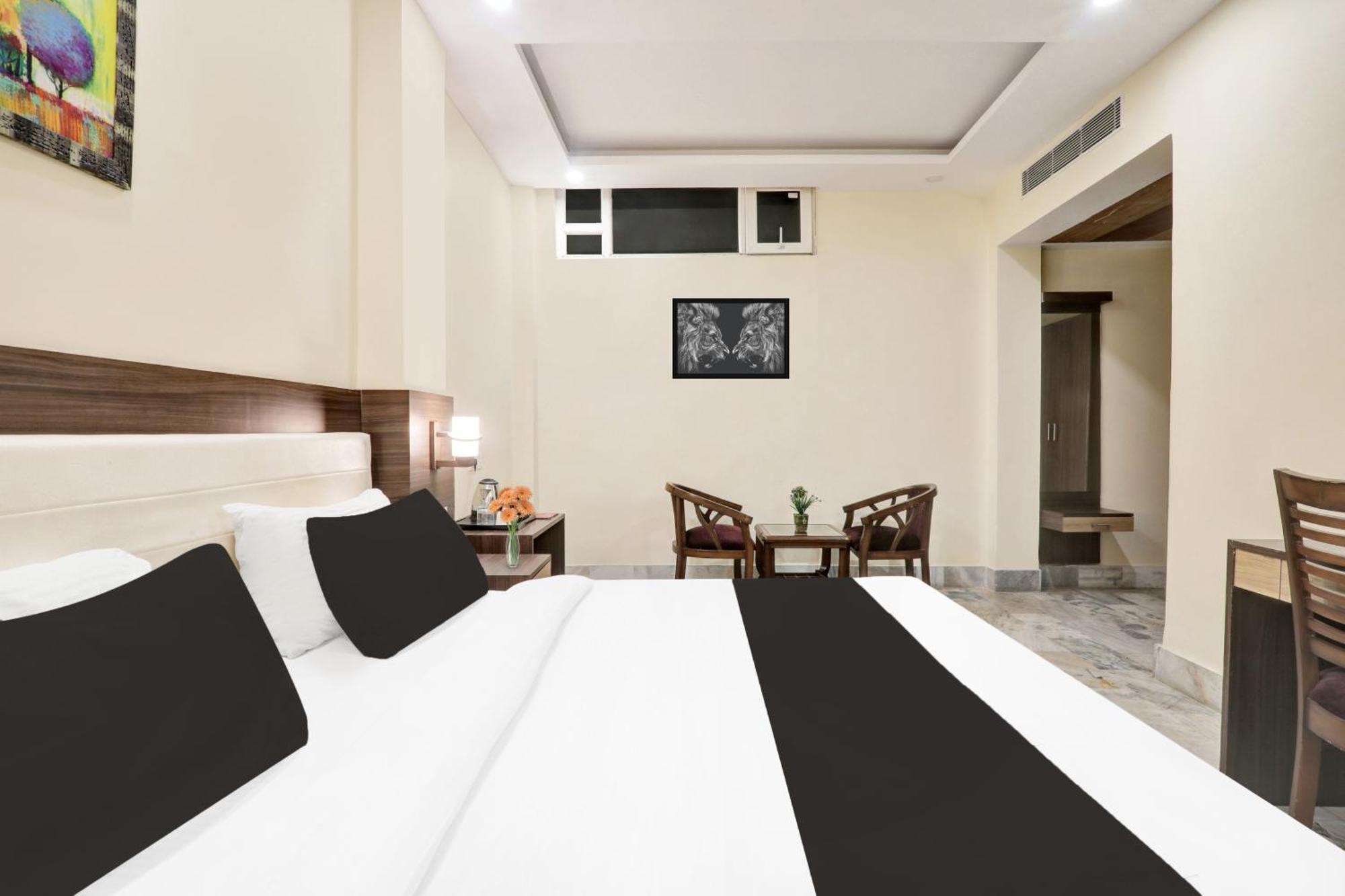Super Townhouse Kankarbagh Formerly Kunwar Alcajars Patna  Exterior photo