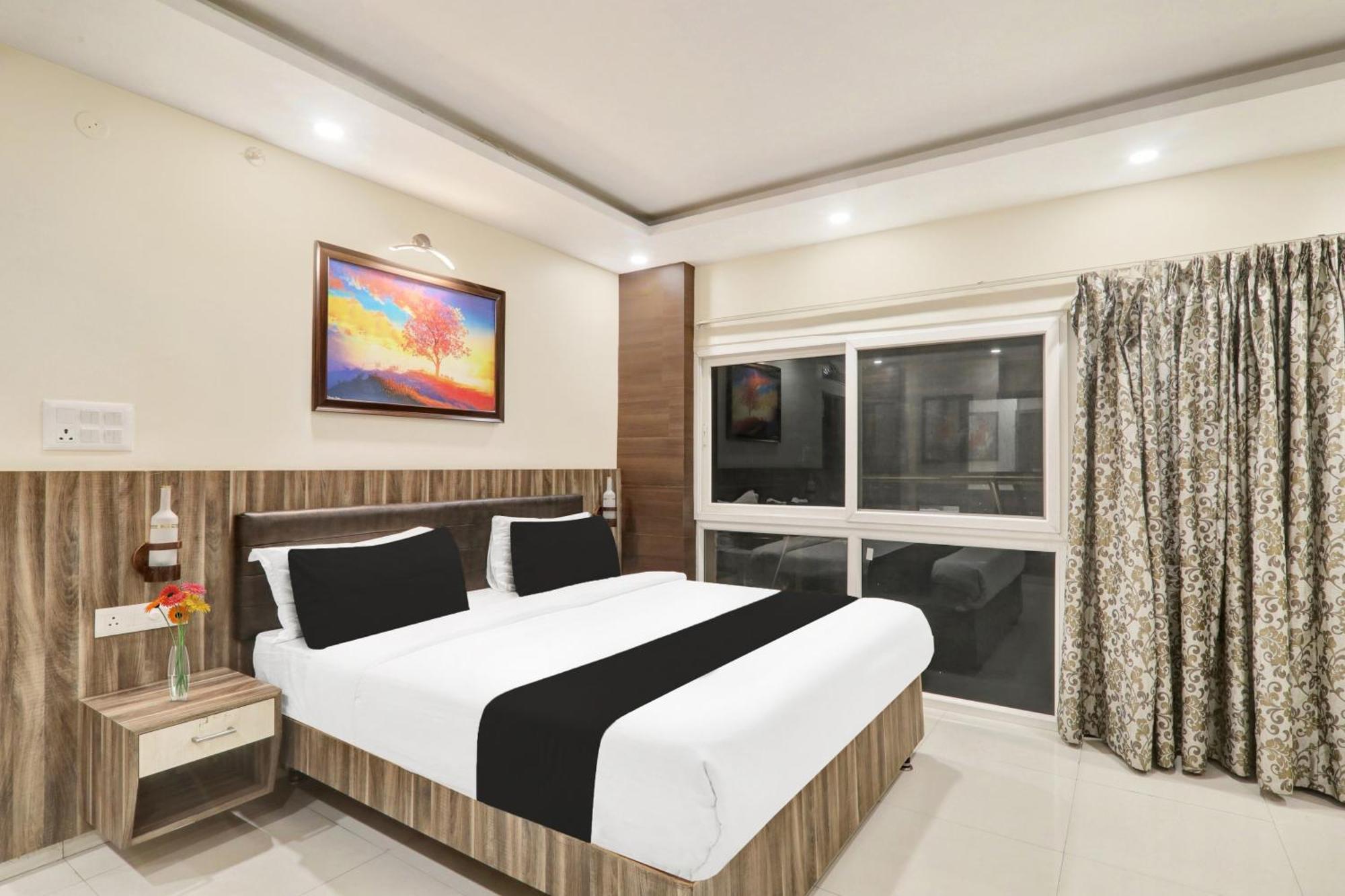 Super Townhouse Kankarbagh Formerly Kunwar Alcajars Patna  Exterior photo