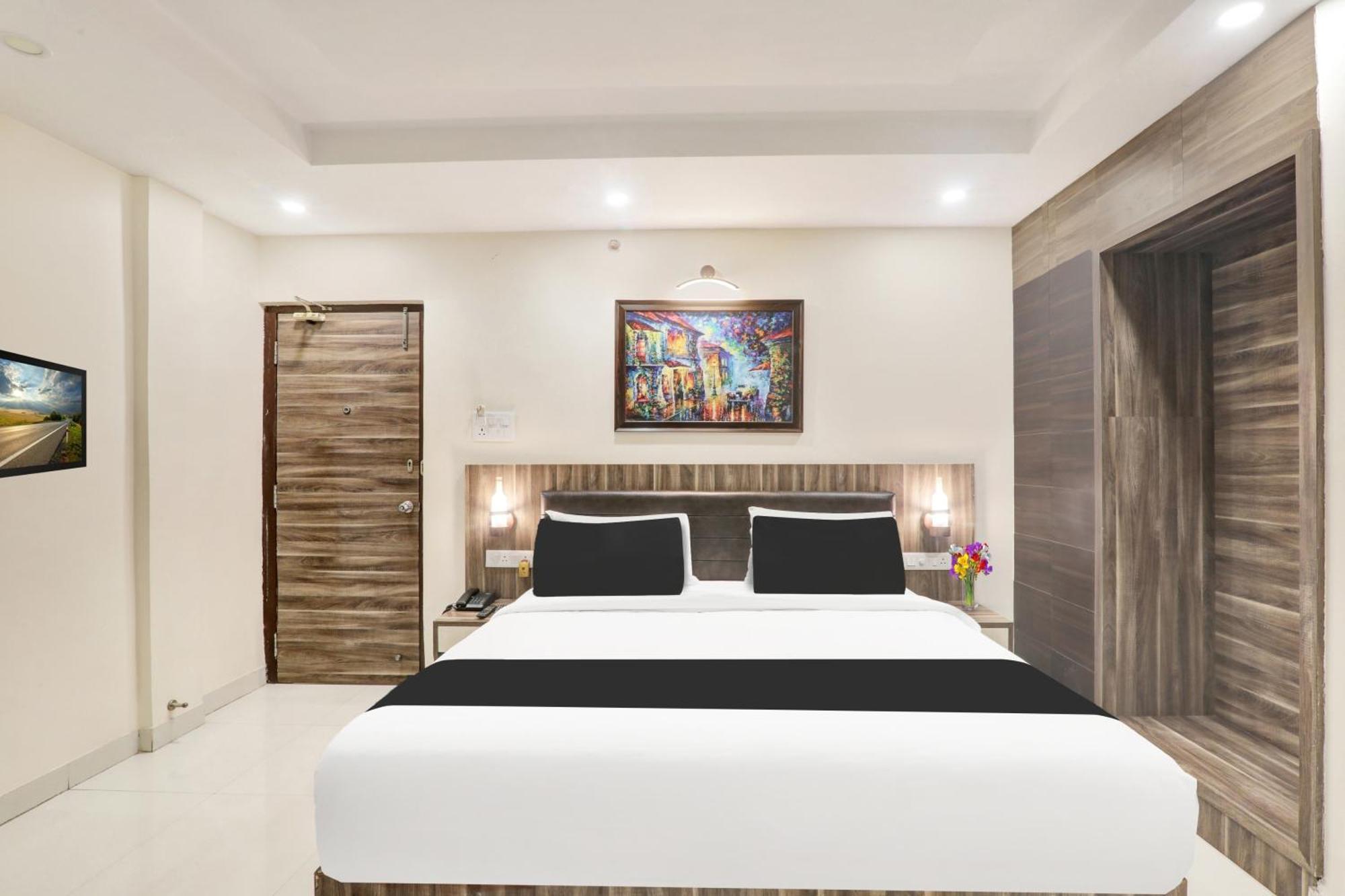 Super Townhouse Kankarbagh Formerly Kunwar Alcajars Patna  Exterior photo