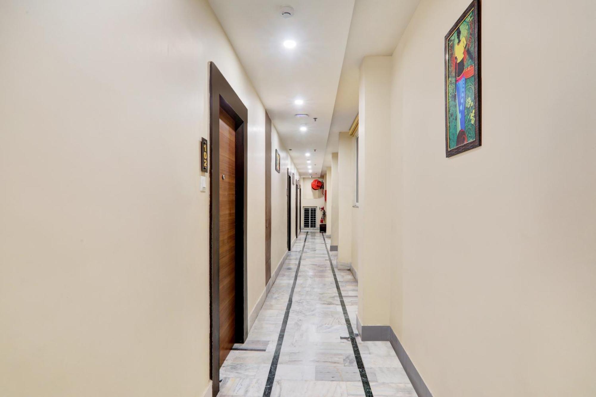 Super Townhouse Kankarbagh Formerly Kunwar Alcajars Patna  Exterior photo