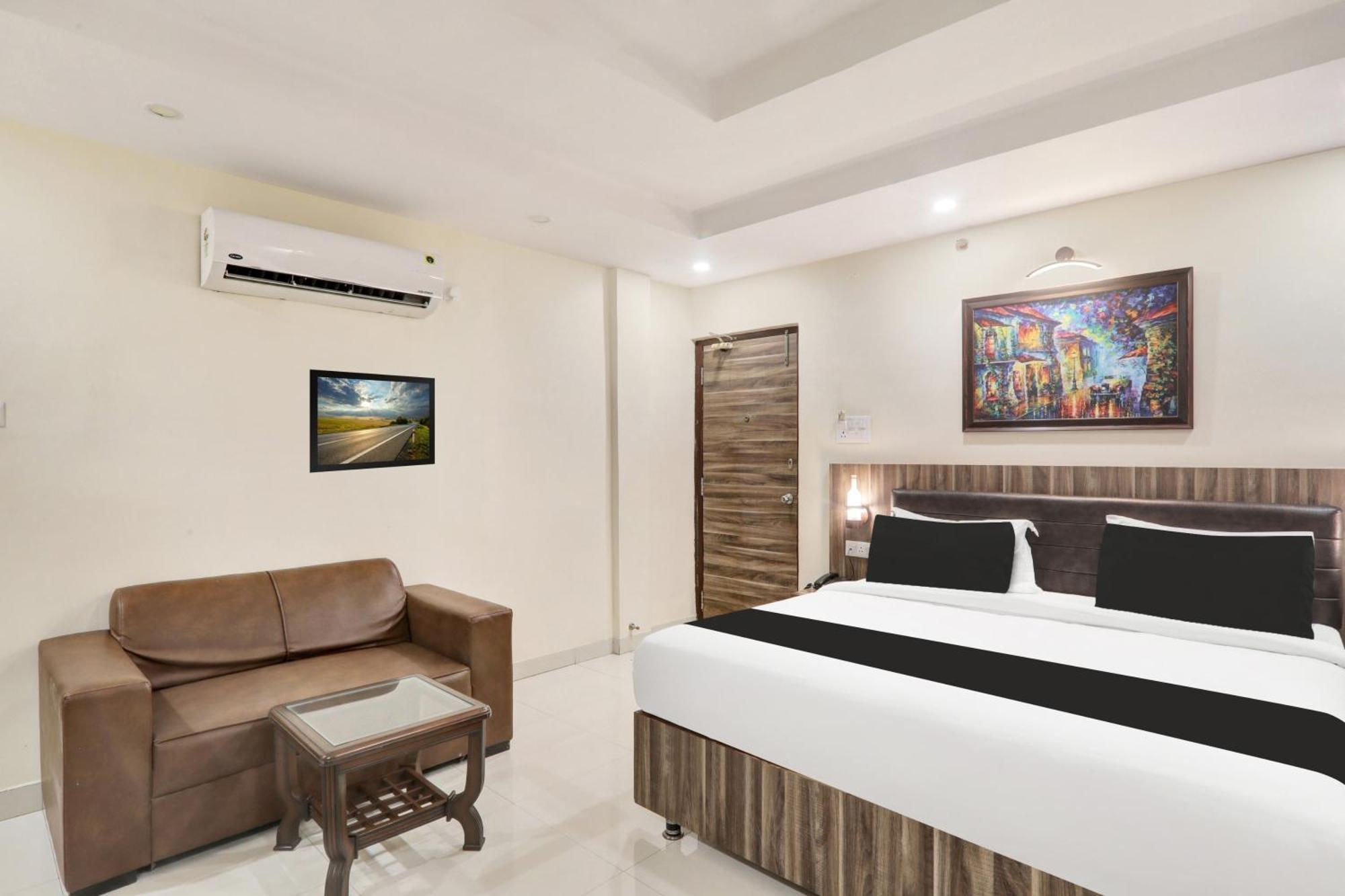 Super Townhouse Kankarbagh Formerly Kunwar Alcajars Patna  Exterior photo