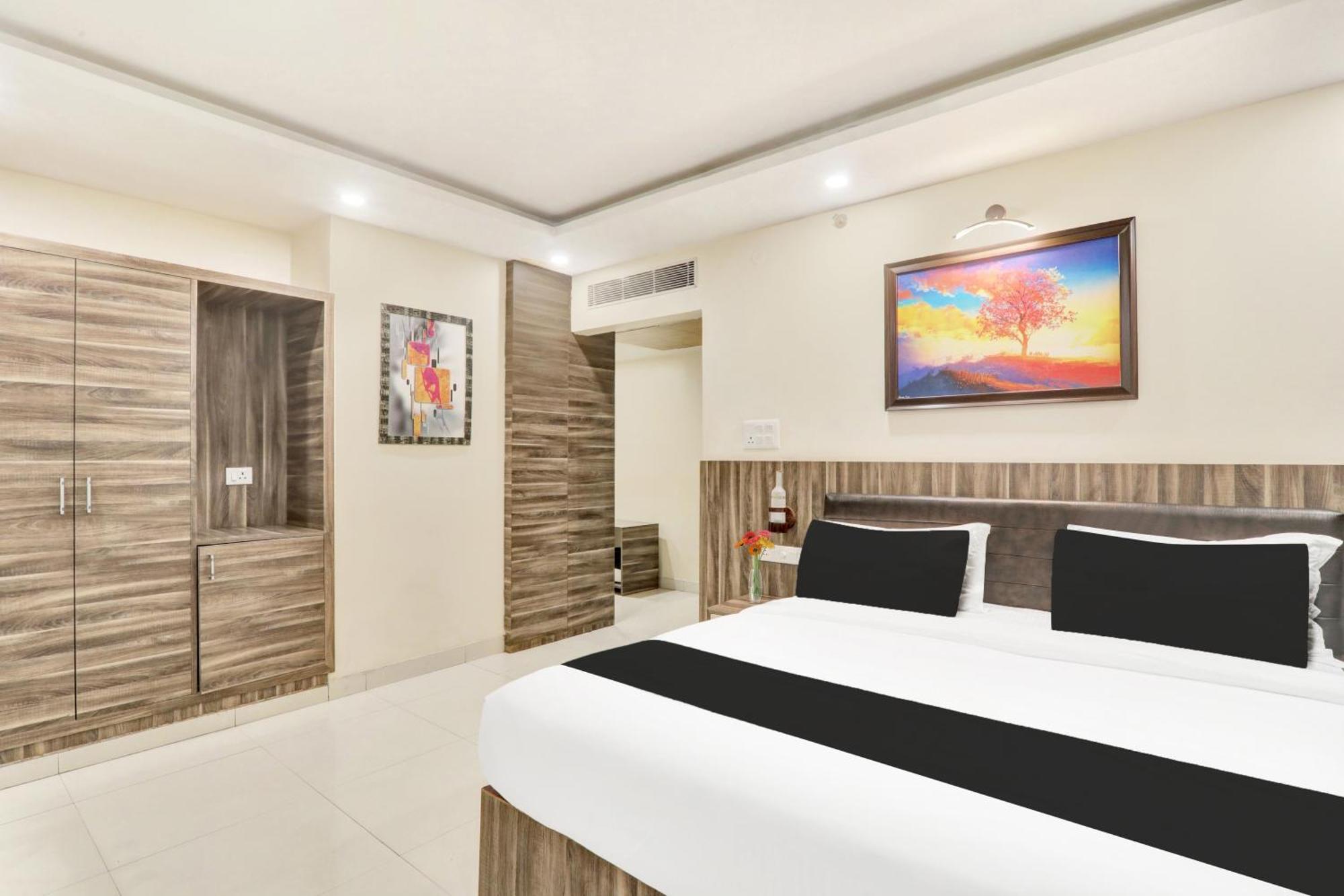 Super Townhouse Kankarbagh Formerly Kunwar Alcajars Patna  Exterior photo